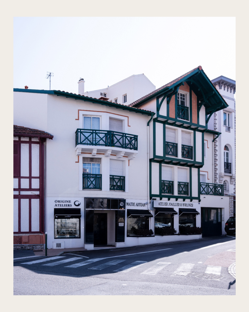 Devanture de la Maison Origine Ateliers à Biarritz